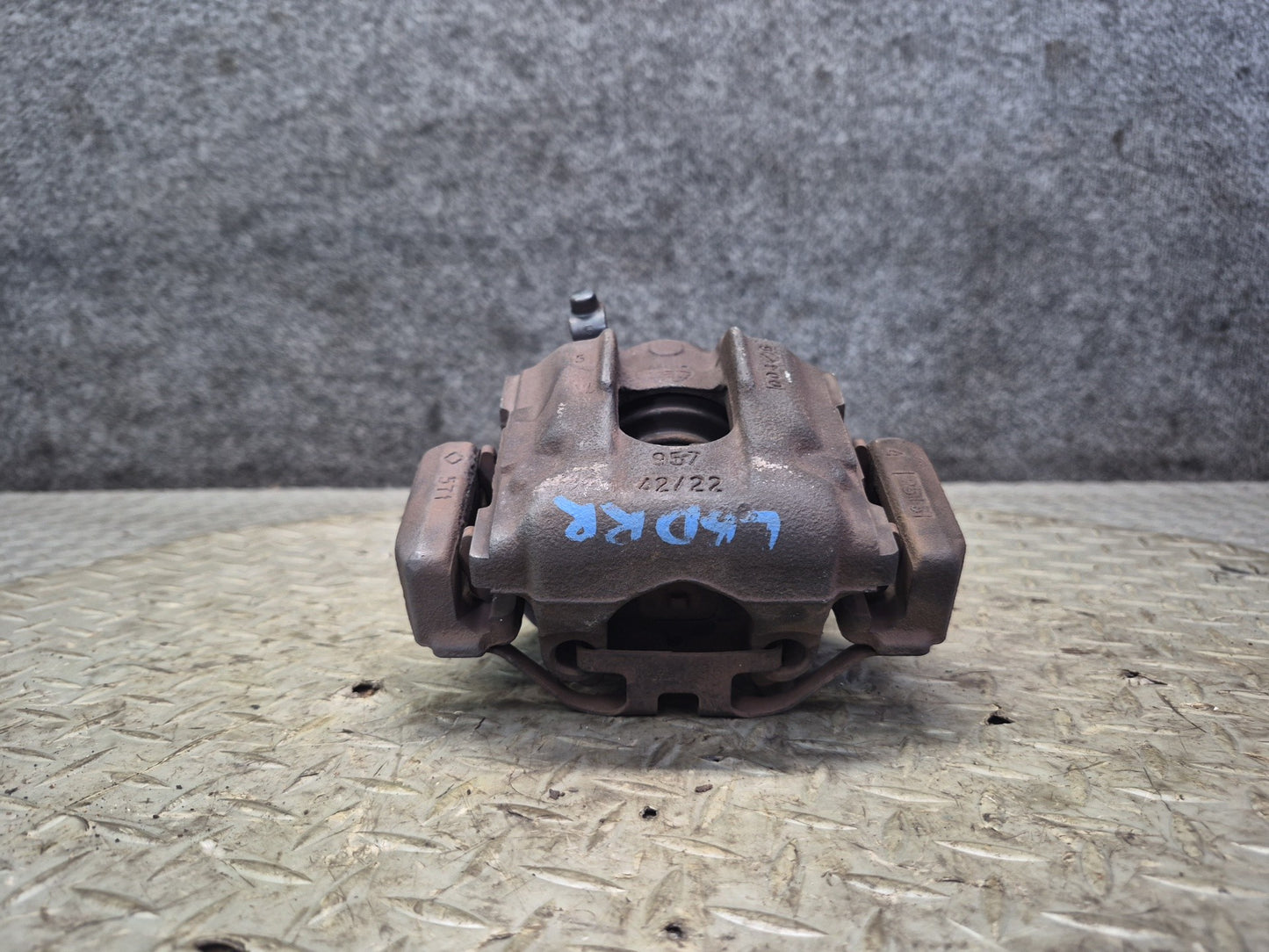 01-06 BMW E46 330i 330ci RWD Set of 2 Rear Left & Right Brake Caliper OEM