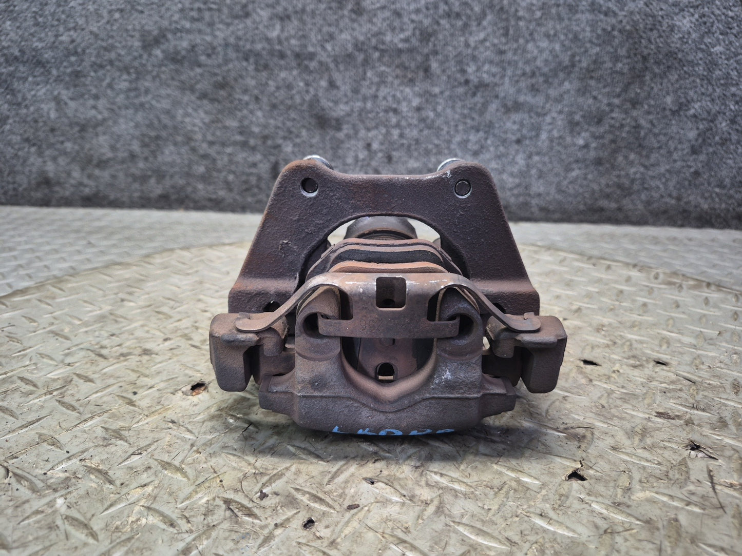 01-06 BMW E46 330i 330ci RWD Set of 2 Rear Left & Right Brake Caliper OEM