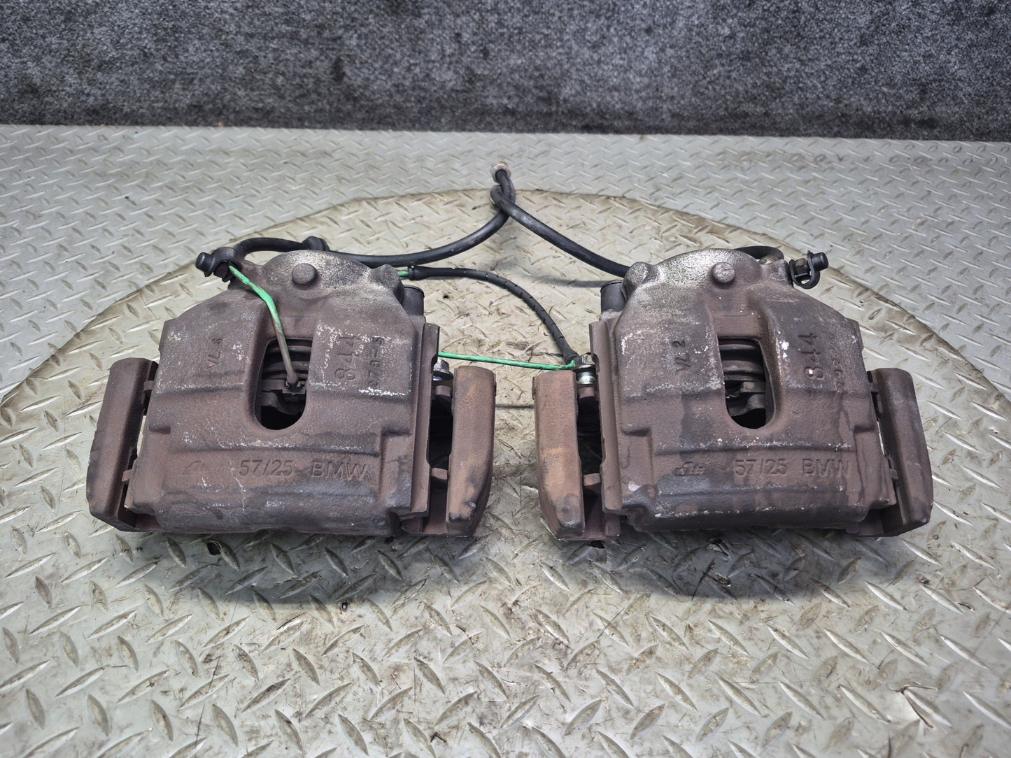 01-06 BMW E46 330i 330ci RWD Set of 2 Front Left & Right Brake Caliper 110K OEM
