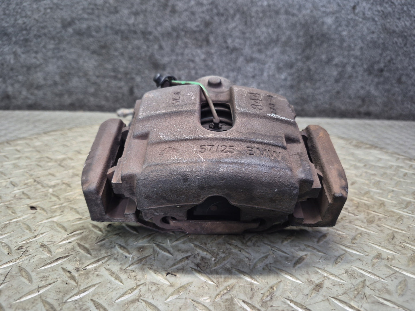 01-06 BMW E46 330i 330ci RWD Set of 2 Front Left & Right Brake Caliper 110K OEM