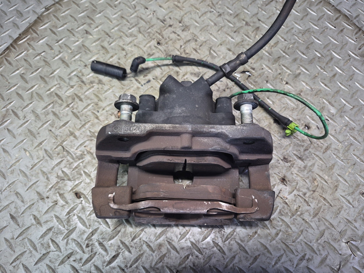 01-06 BMW E46 330i 330ci RWD Set of 2 Front Left & Right Brake Caliper 110K OEM