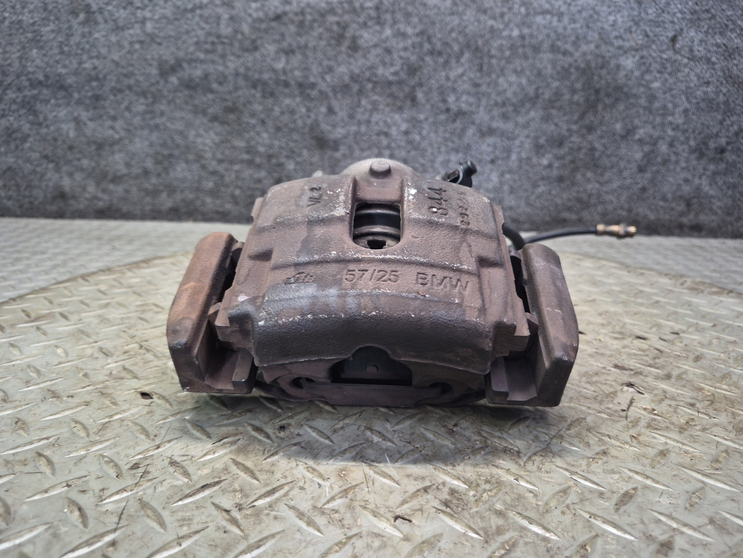 01-06 BMW E46 330i 330ci RWD Set of 2 Front Left & Right Brake Caliper 110K OEM