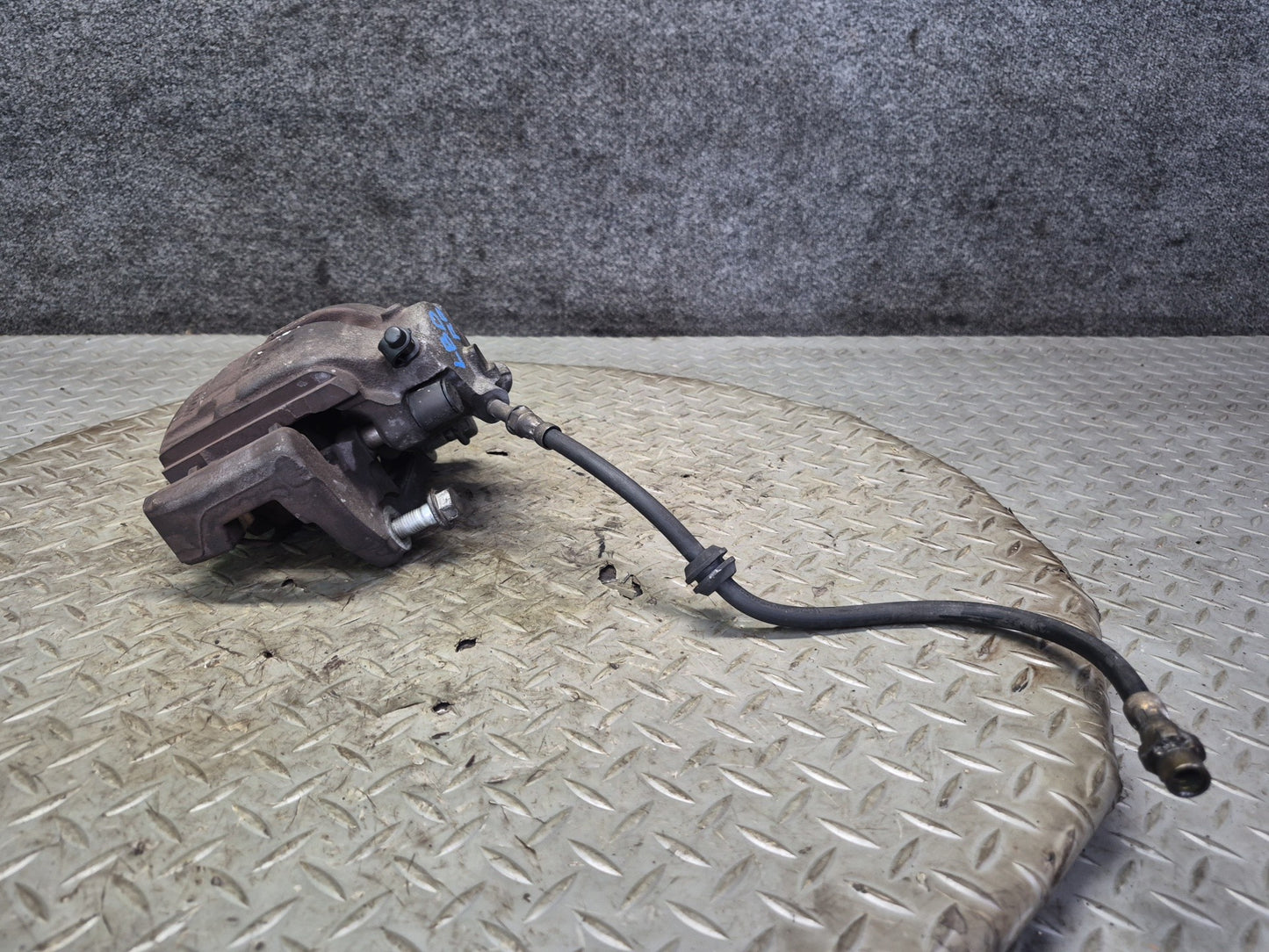 01-06 BMW E46 330i 330ci RWD Set of 2 Front Left & Right Brake Caliper 110K OEM