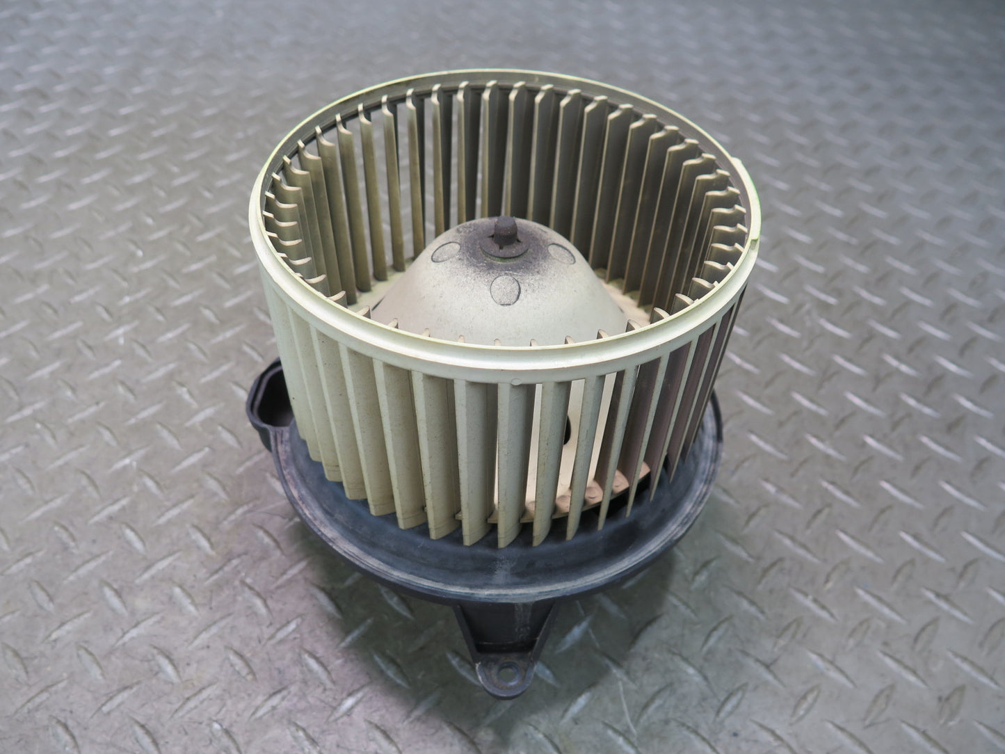 2003-2007 Hummer H2 A/C Heater Blower Motor Fan
