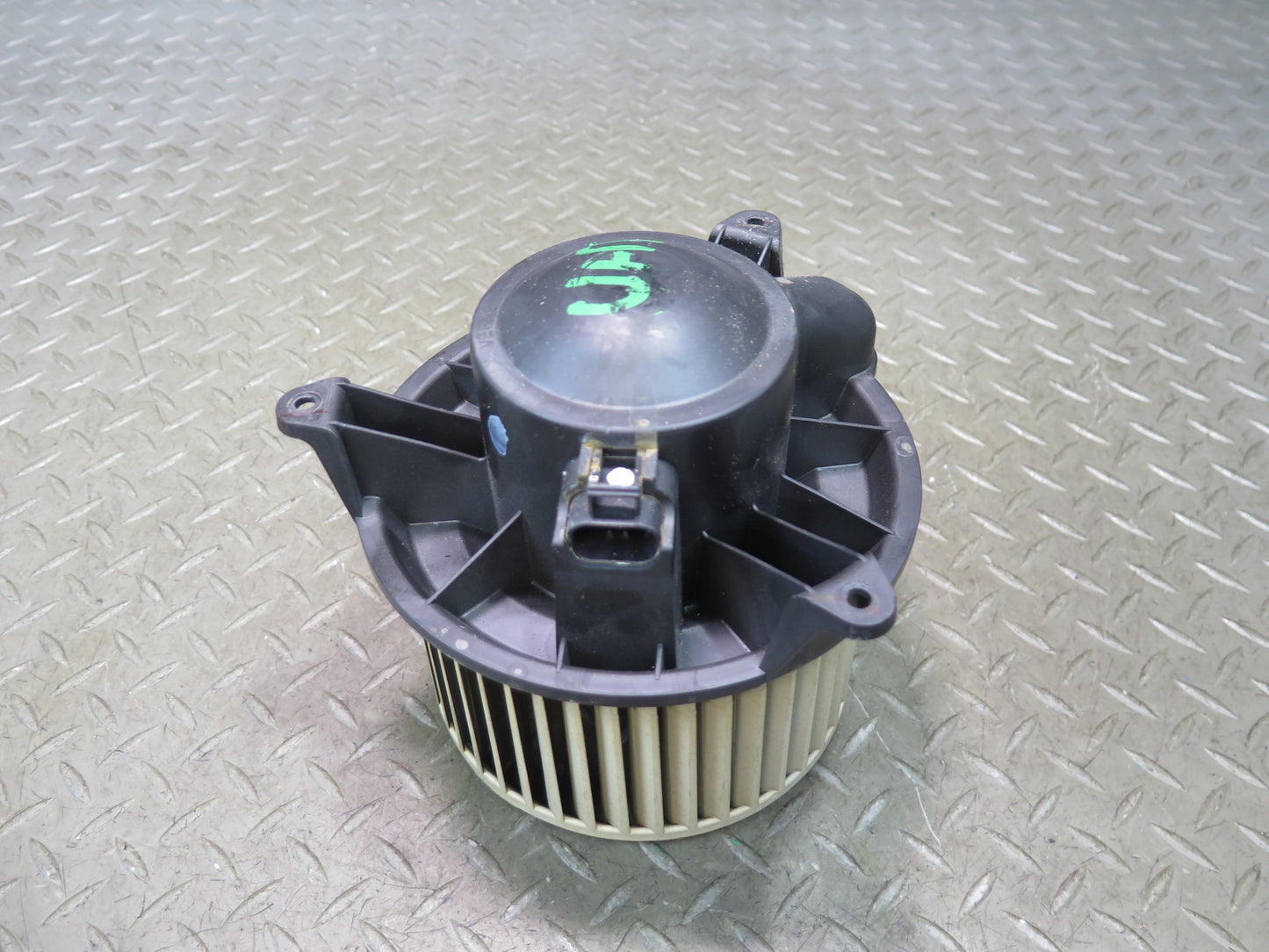 2003-2007 Hummer H2 A/C Heater Blower Motor Fan