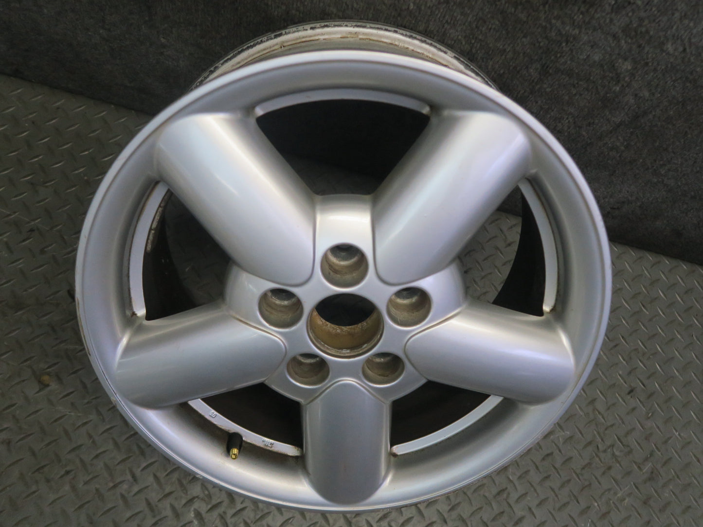 99-03 VW Eurovan T4 Factory R15" Alloy Wheel Rim 16x7J ET49 7D0601025B OEM