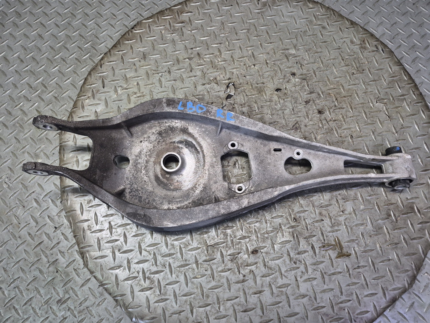 01-06 BMW E46 330Ci RWD Set of 2 Rear Right Upper & Lower Control Arm OEM