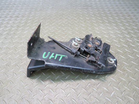 2003-2007 Hummer H2 Hood Lock Latch Catch Support Bracket 15172382