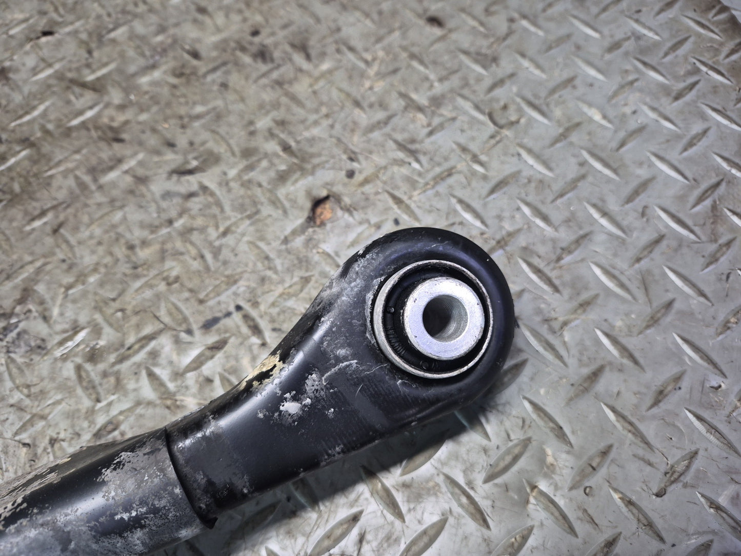 01-06 BMW E46 330Ci RWD Set of 2 Rear Left Upper & Lower Control Arm OEM
