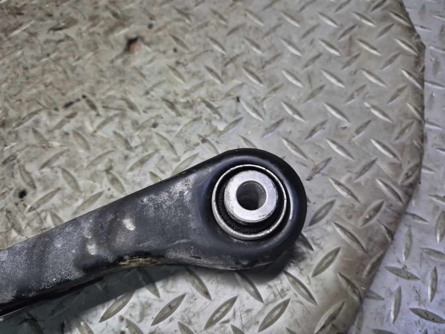 01-06 BMW E46 330Ci RWD Set of 2 Rear Left Upper & Lower Control Arm OEM