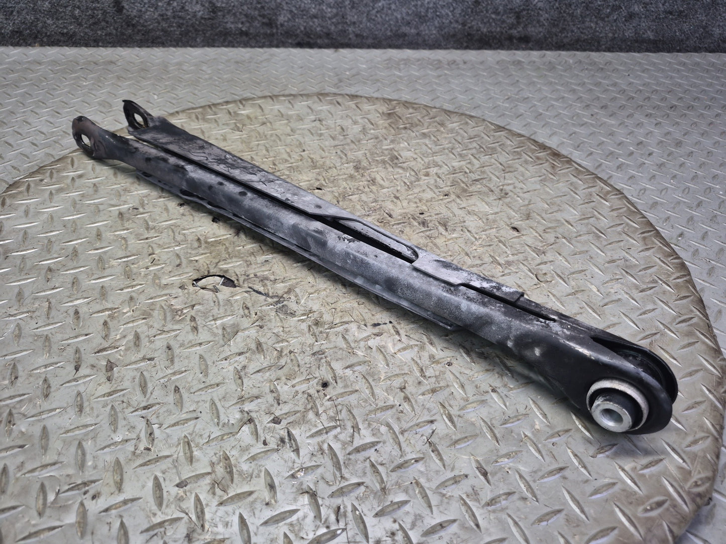 01-06 BMW E46 330Ci RWD Set of 2 Rear Left Upper & Lower Control Arm OEM