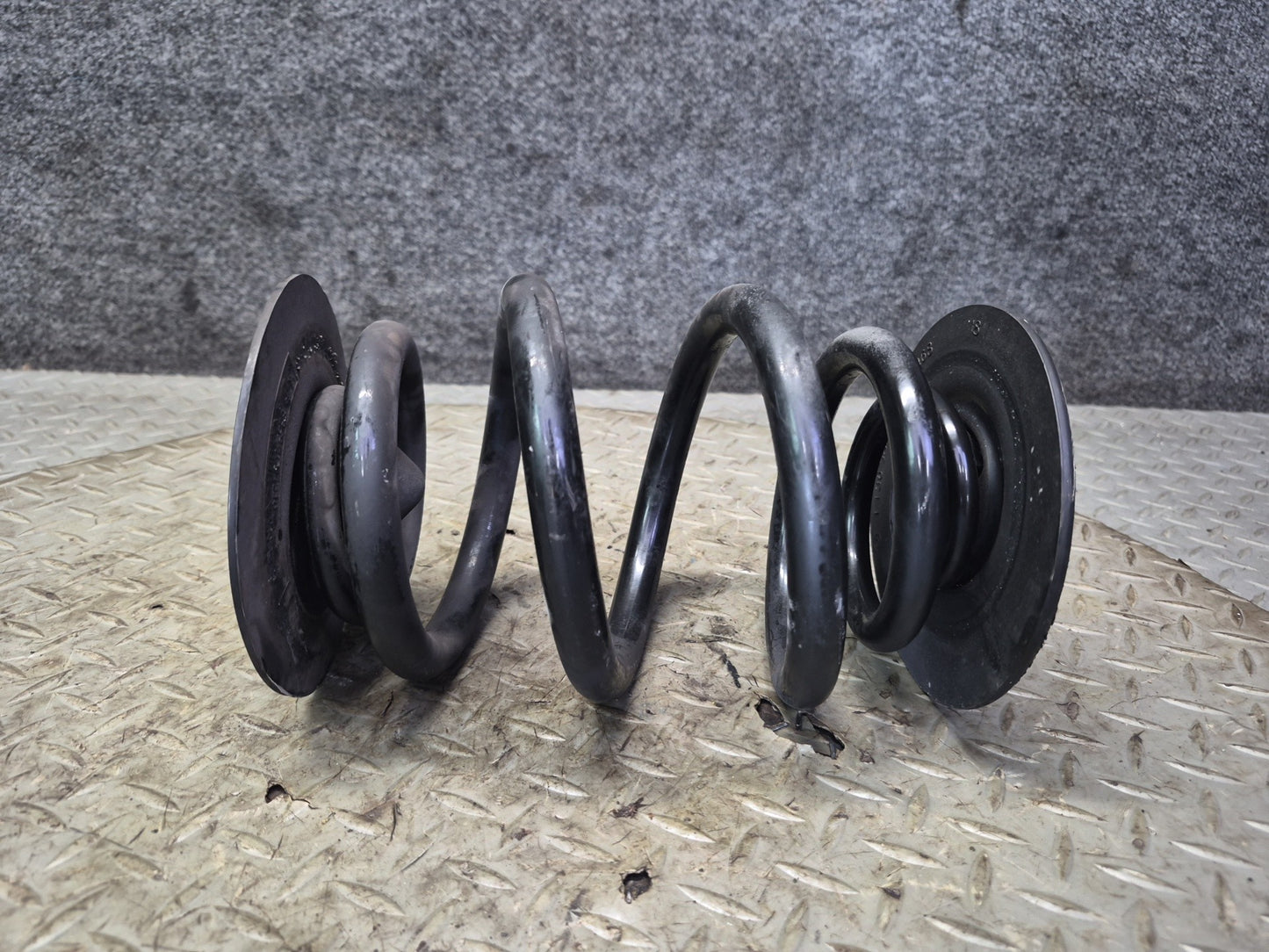 01-06 BMW E46 330ci Convertible Set of 2 Rear Left & Right Sport Coil Spring OEM