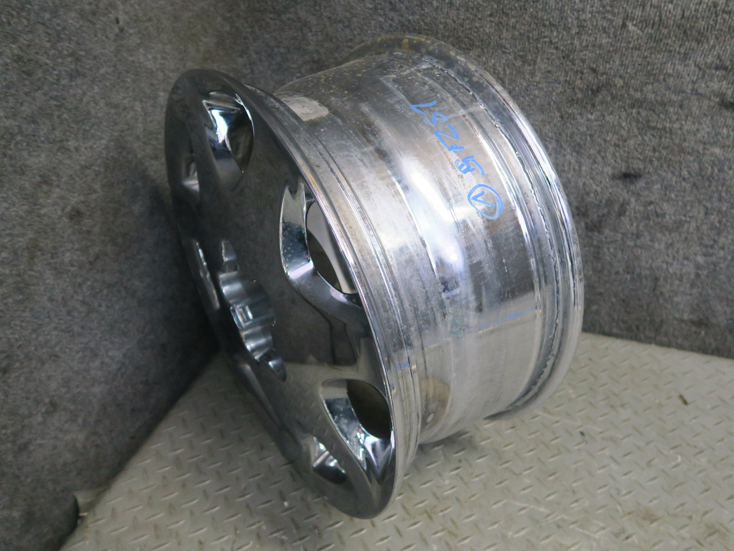 01-03 Lexus UCF30L LS430 Factory 17" R17 Alloy Wheel Rim 17x7.5J ET45 Chrome OEM