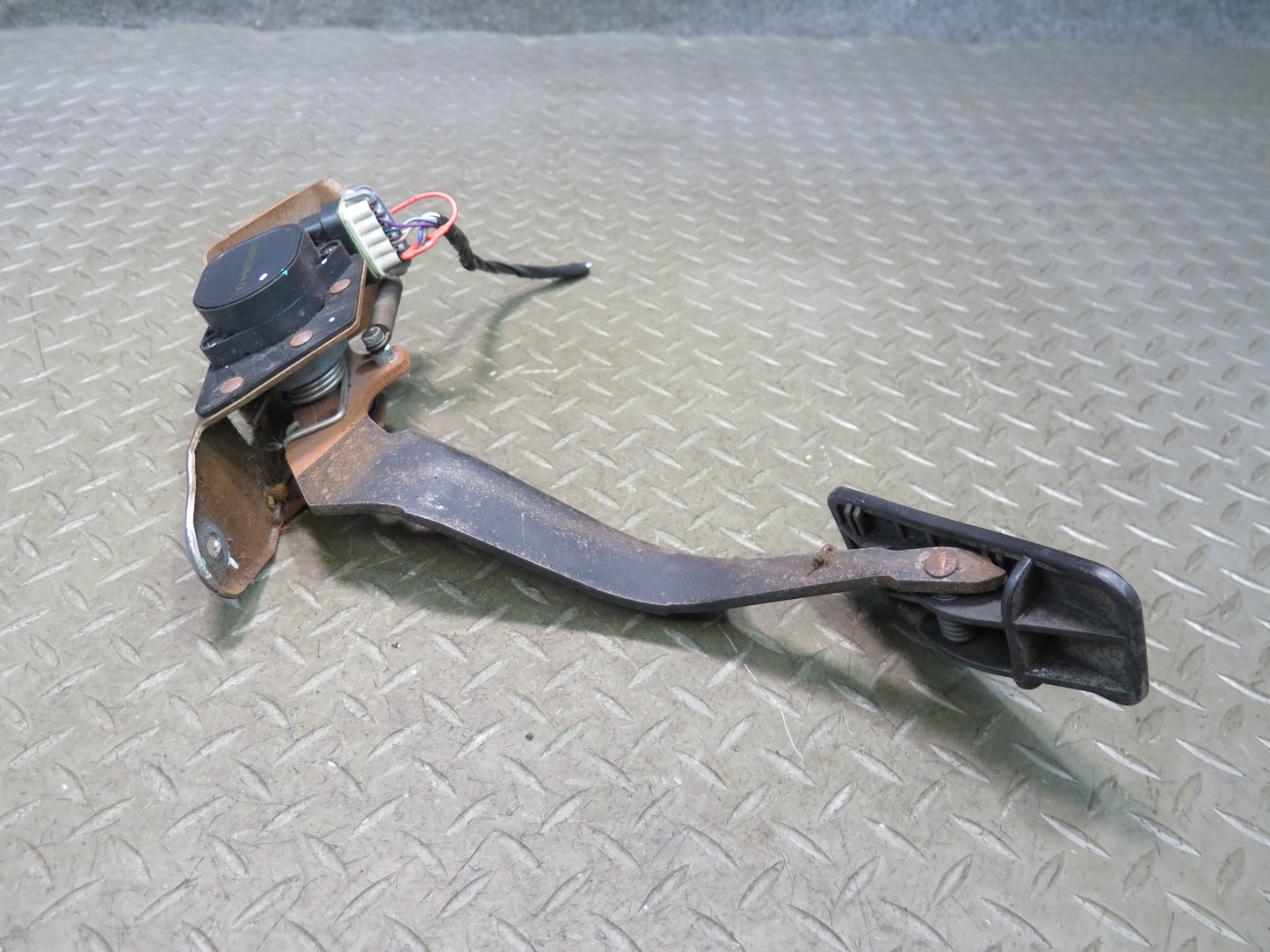 2004-2007 Hummer H2 Gas Acceleration Pedal Throttle Sensor
