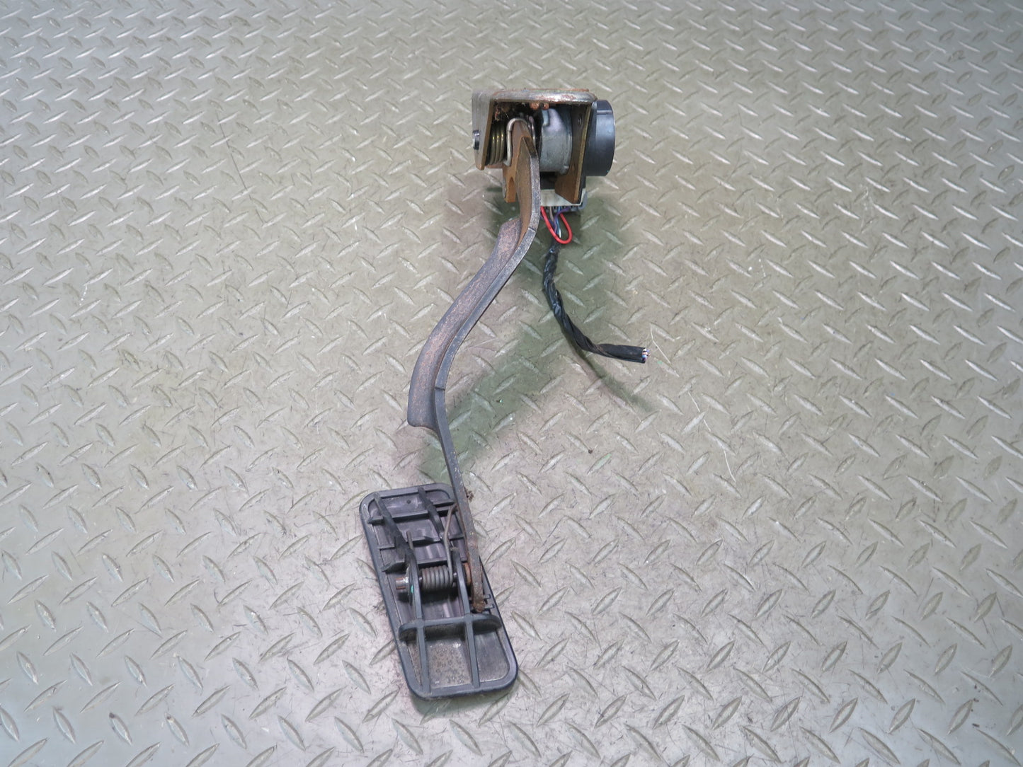 2004-2007 Hummer H2 Gas Acceleration Pedal Throttle Sensor