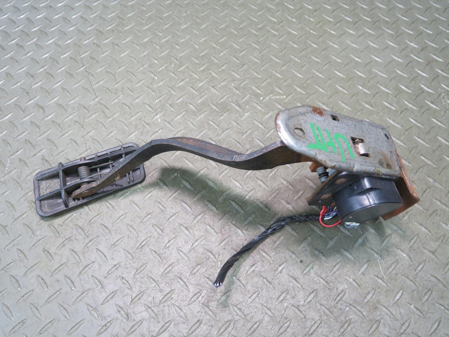 2004-2007 Hummer H2 Gas Acceleration Pedal Throttle Sensor