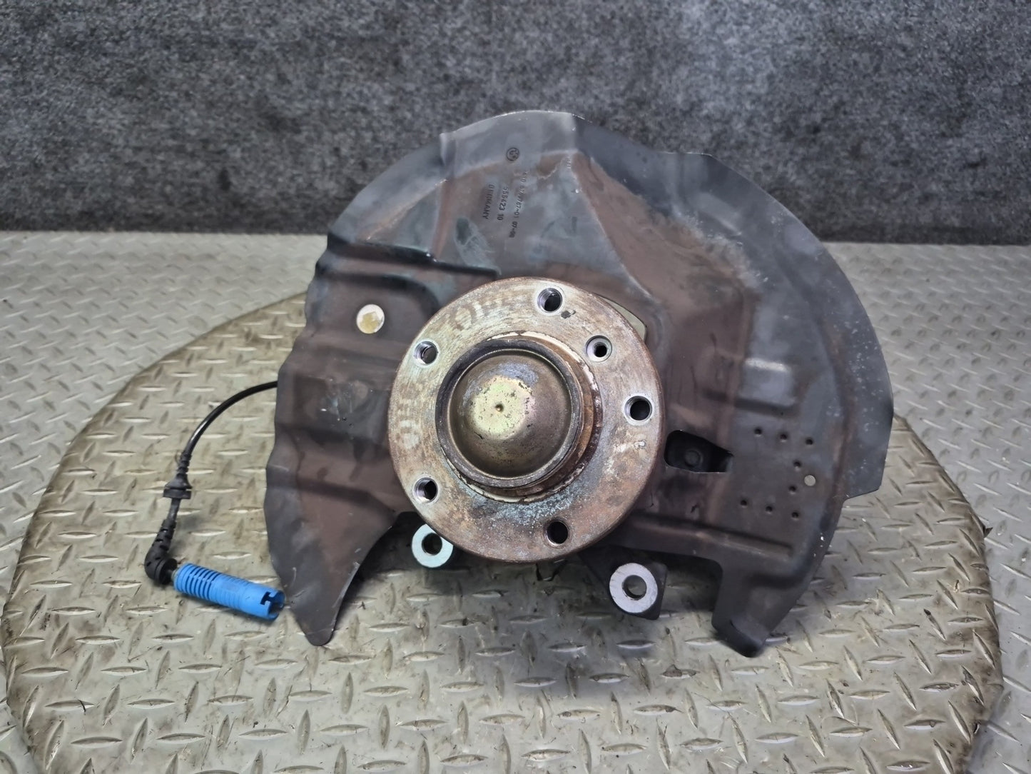 02-06 BMW E46 330ci RWD Front Left Spindle Knuckle Wheel Hub Bearing 110K OEM