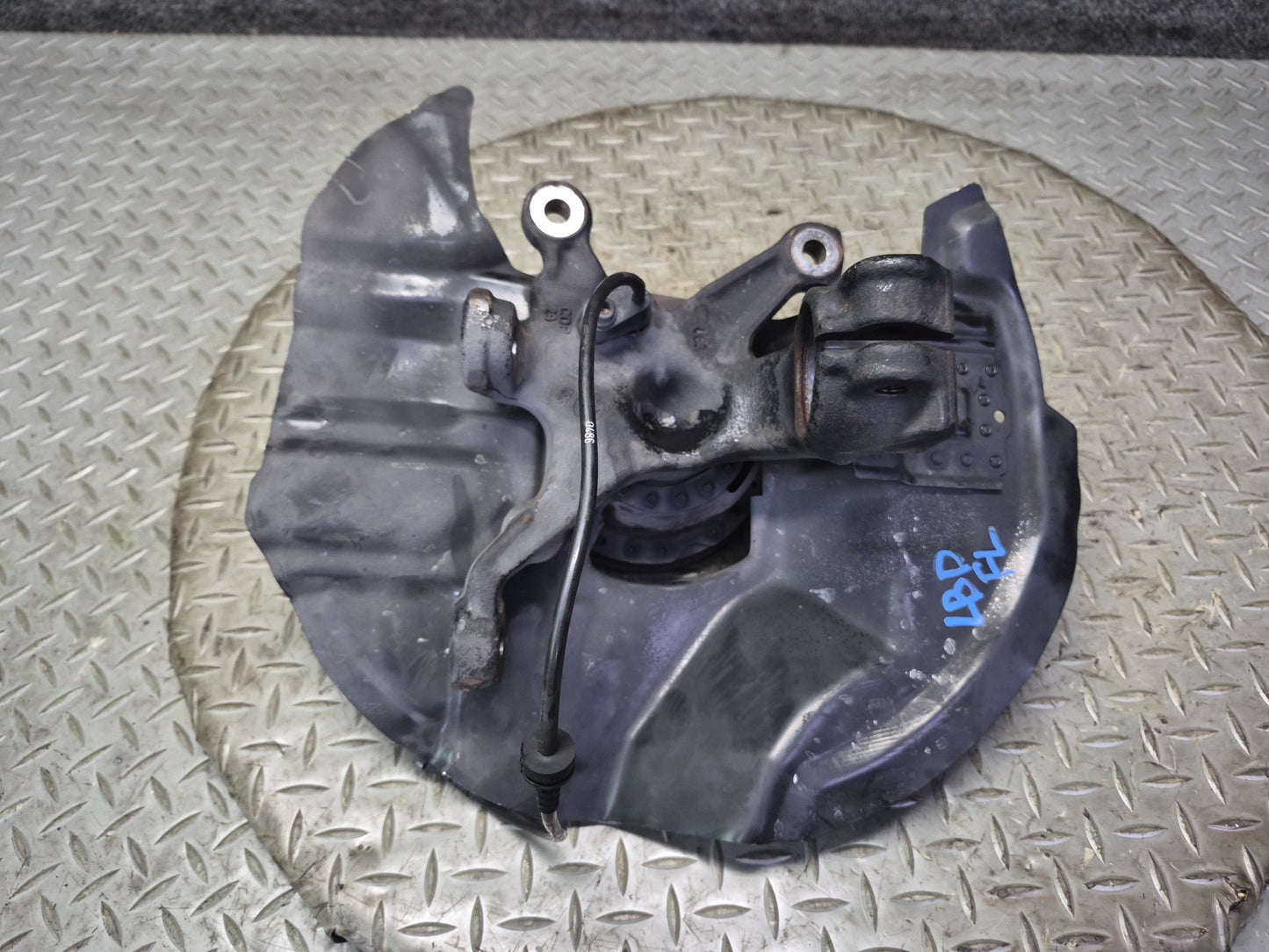 02-06 BMW E46 330ci RWD Front Left Spindle Knuckle Wheel Hub Bearing 110K OEM