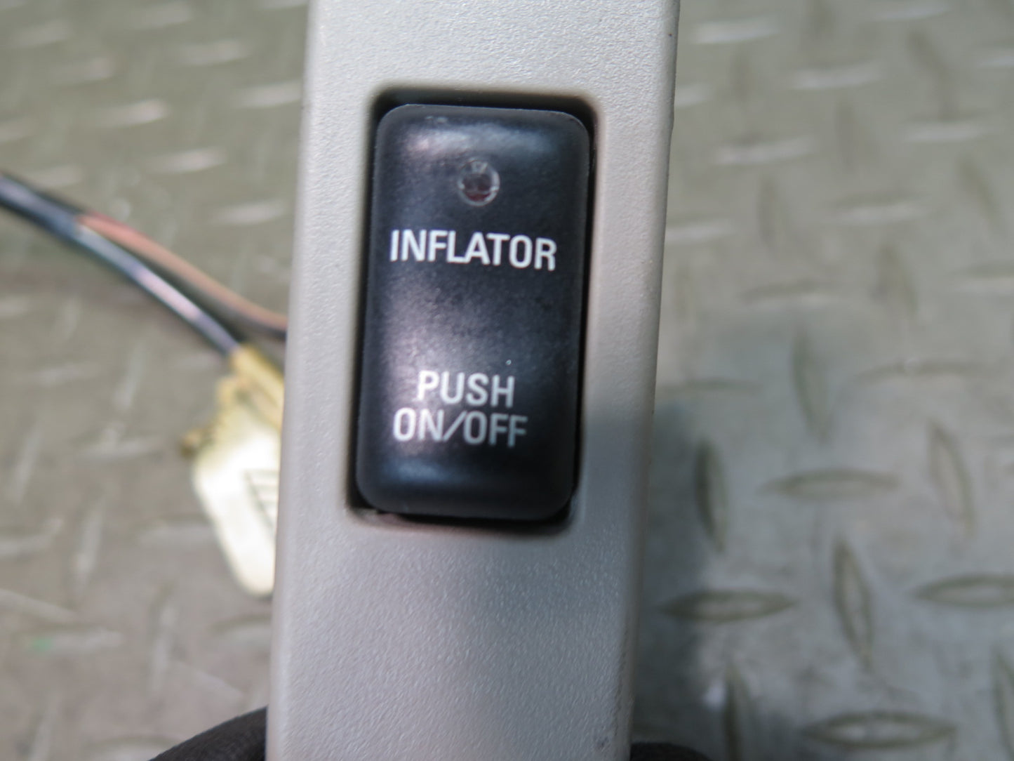 2003-2007 Hummer H2 Inflator Push Button Switch W/ Wire