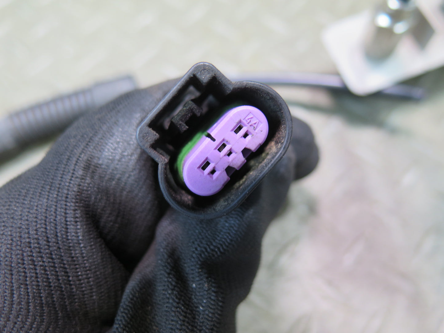 2003-2007 Hummer H2 Inflator Push Button Switch W/ Wire
