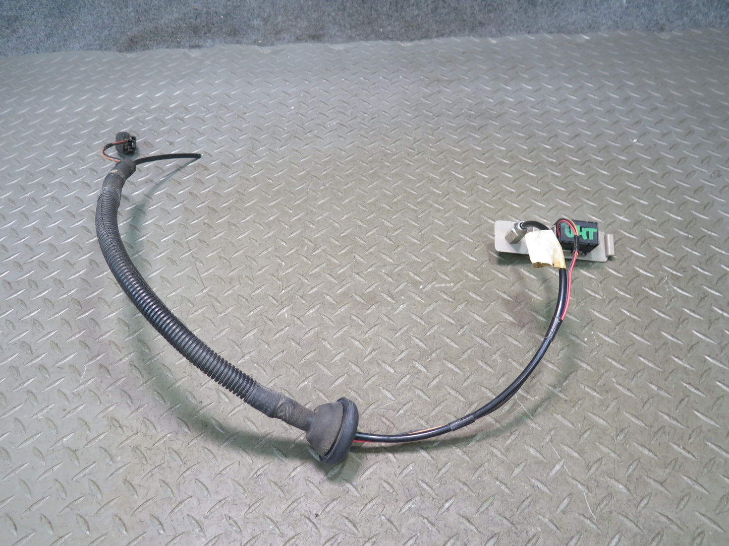 2003-2007 Hummer H2 Inflator Push Button Switch W/ Wire