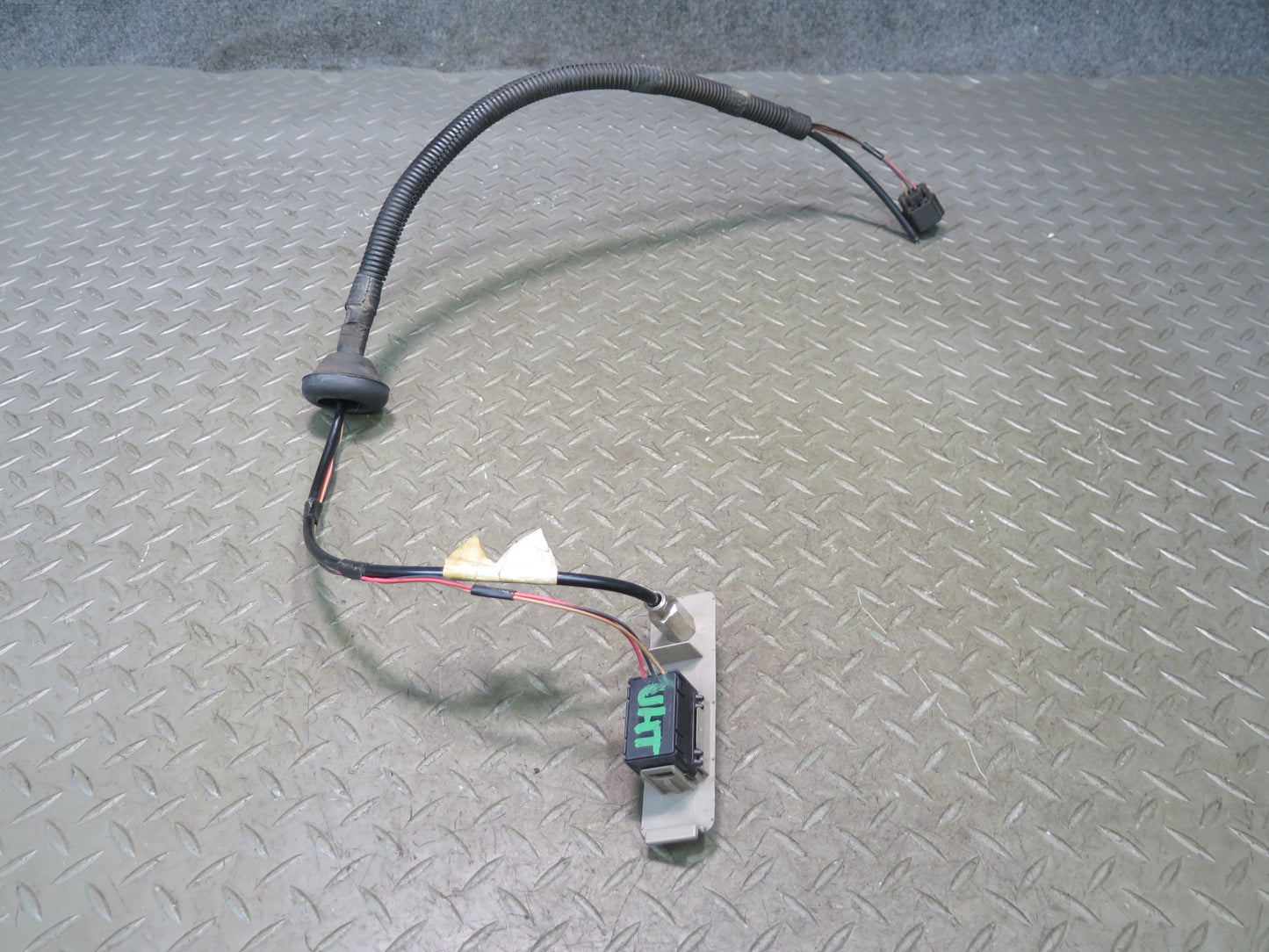 2003-2007 Hummer H2 Inflator Push Button Switch W/ Wire