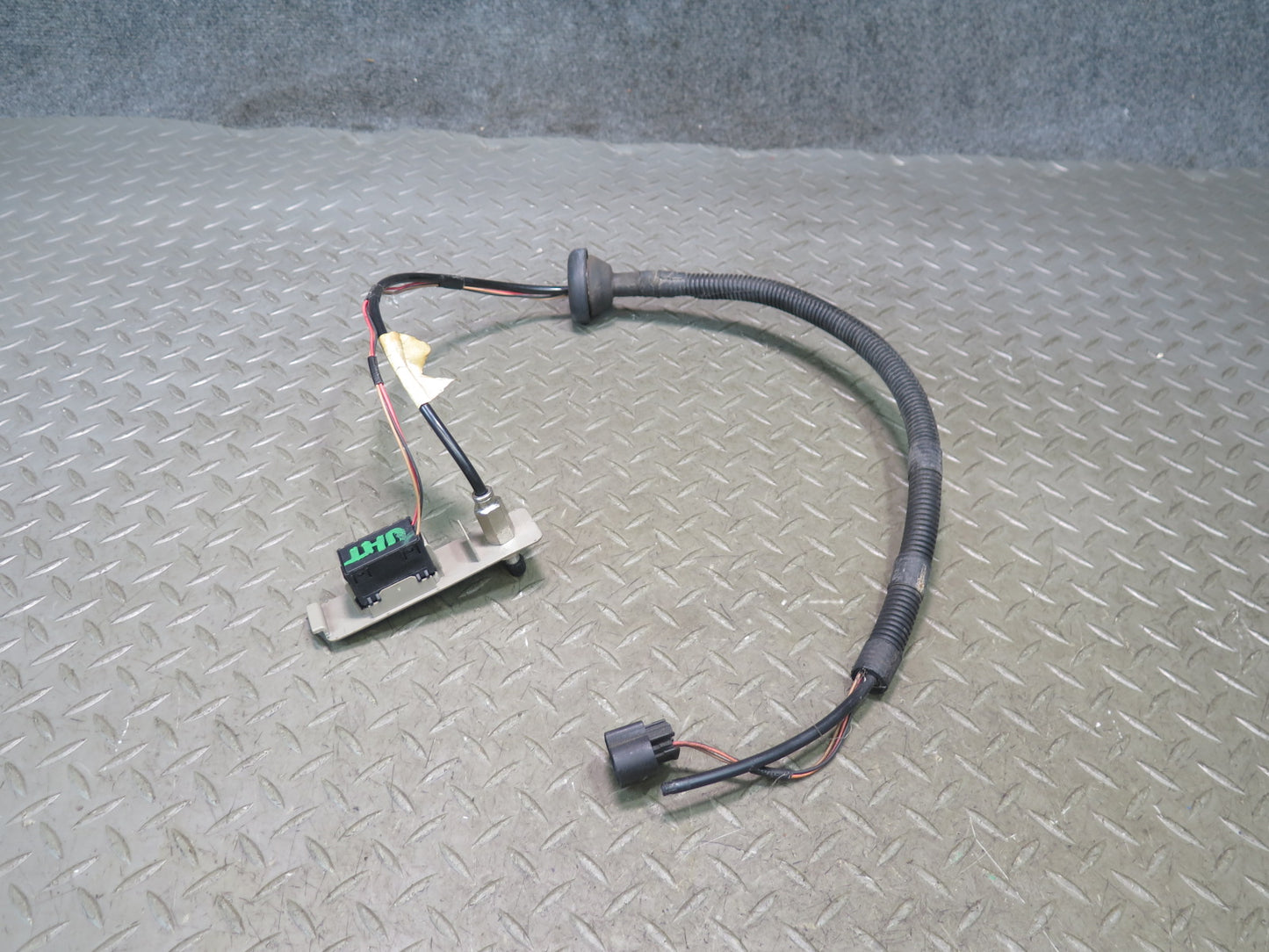 2003-2007 Hummer H2 Inflator Push Button Switch W/ Wire