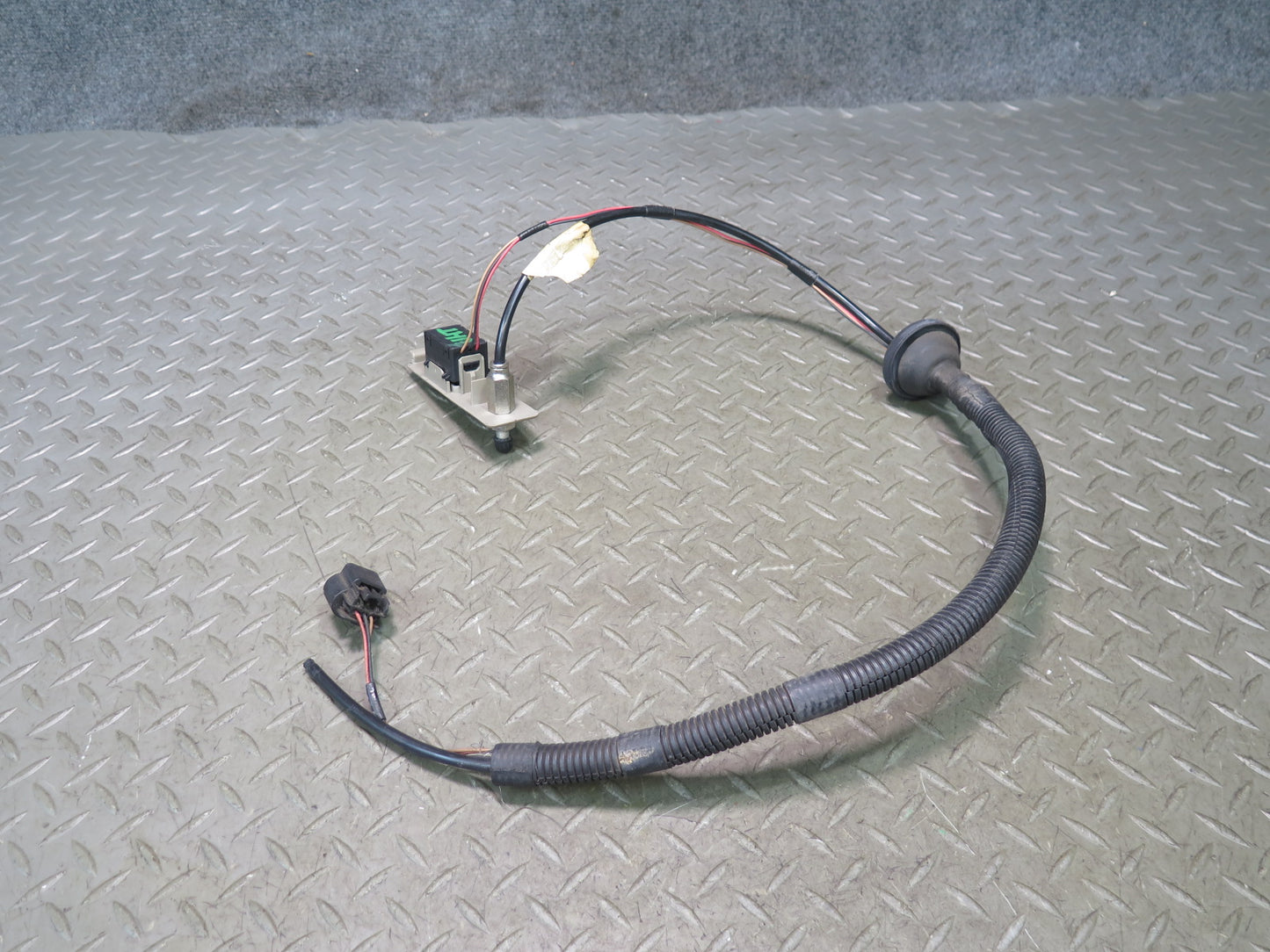 2003-2007 Hummer H2 Inflator Push Button Switch W/ Wire