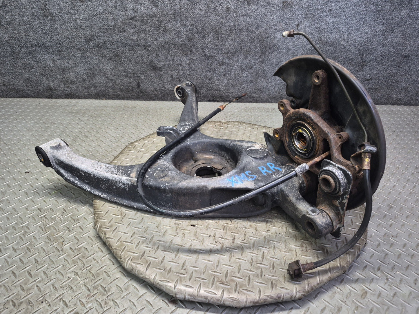 86-91 Mercedes W126 560SEL Rear Right Spindle Knuckle Wheel Hub Bearing 107K OEM