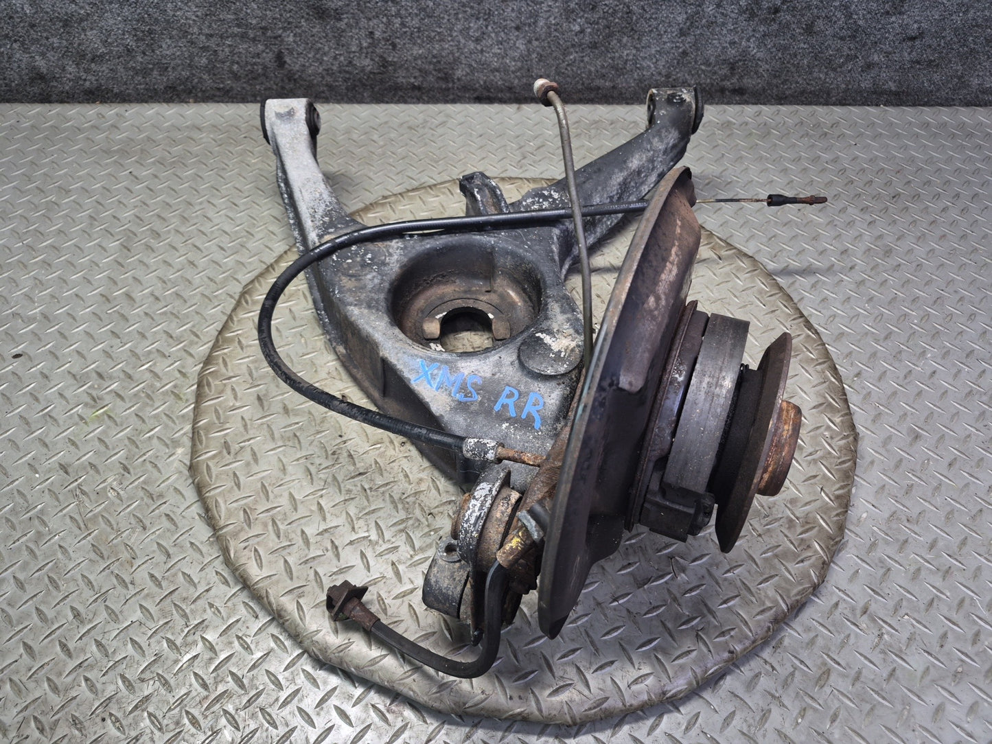 86-91 Mercedes W126 560SEL Rear Right Spindle Knuckle Wheel Hub Bearing 107K OEM