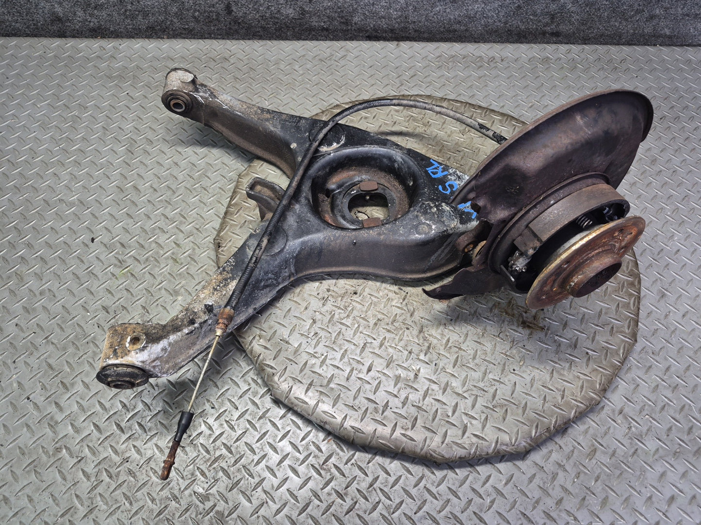 86-91 Mercedes W126 560SEL Rear Left Spindle Knuckle Wheel Hub Bearing 107K OEM