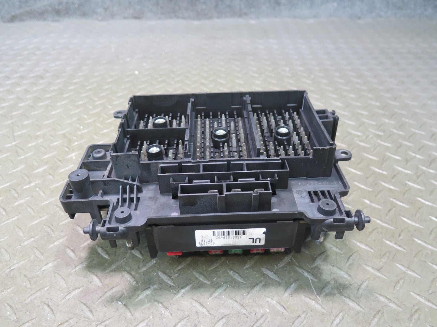 2003-2007 Hummer H2 Engine Bay Junction Fuse Relay Box 15201930