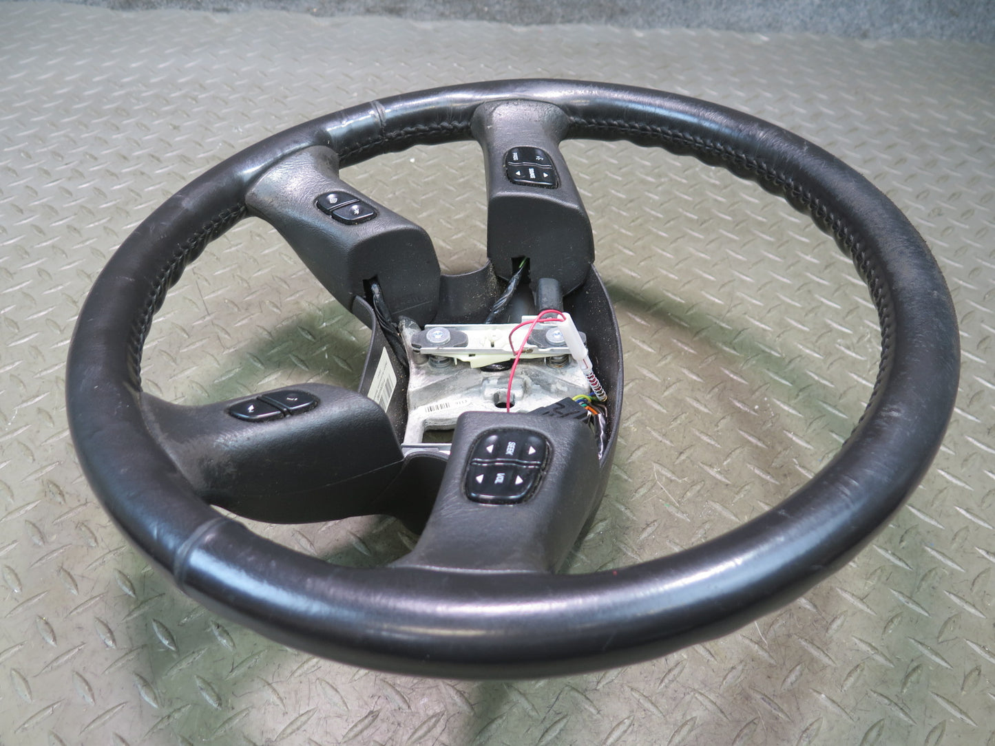 2003-2007 Hummer H2 Leather Black Steering W/ Controls