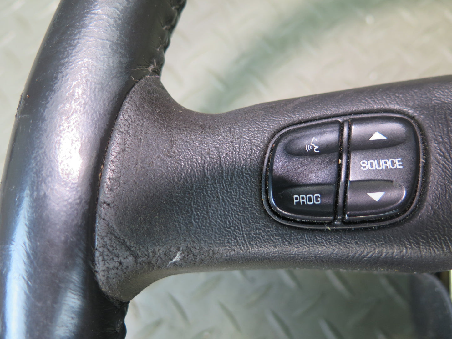 2003-2007 Hummer H2 Leather Black Steering W/ Controls