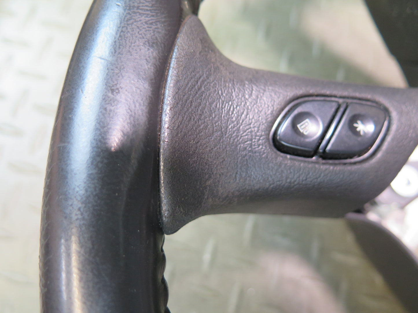 2003-2007 Hummer H2 Leather Black Steering W/ Controls