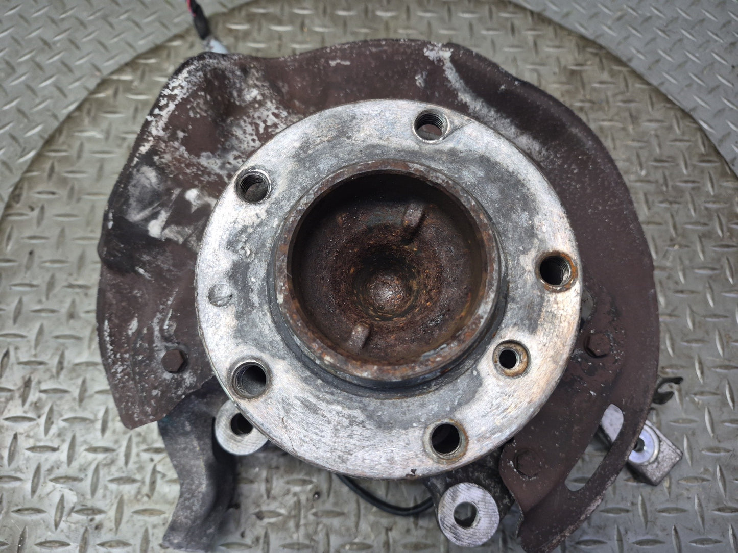 97-03 BMW E39 540i RWD Front Left Spindle Knuckle Wheel Hub Bearing OEM
