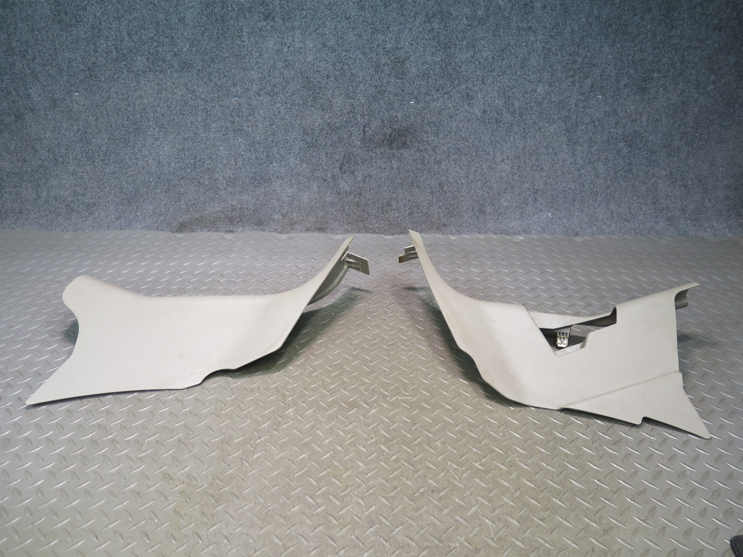 2003-2009 Hummer H2 Front Left & Right Lower Kick Trim Cover Panel Set of 2