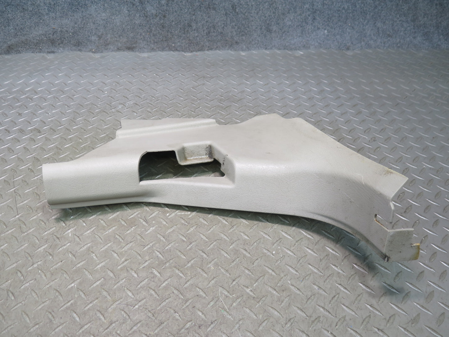 2003-2009 Hummer H2 Front Left & Right Lower Kick Trim Cover Panel Set of 2