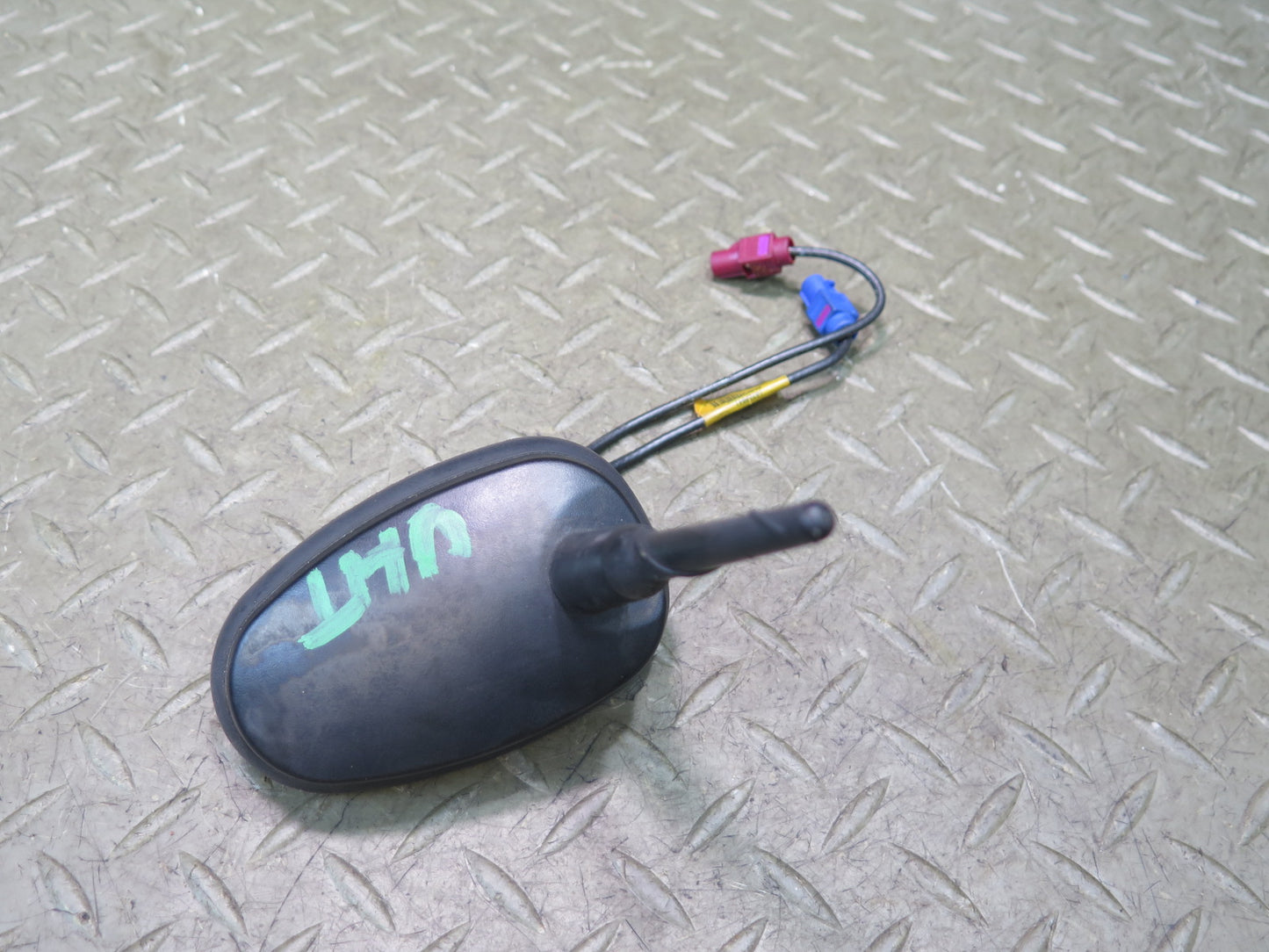 2003-2004 Hummer H2 Roof Exterior GPS Satellite Antenna