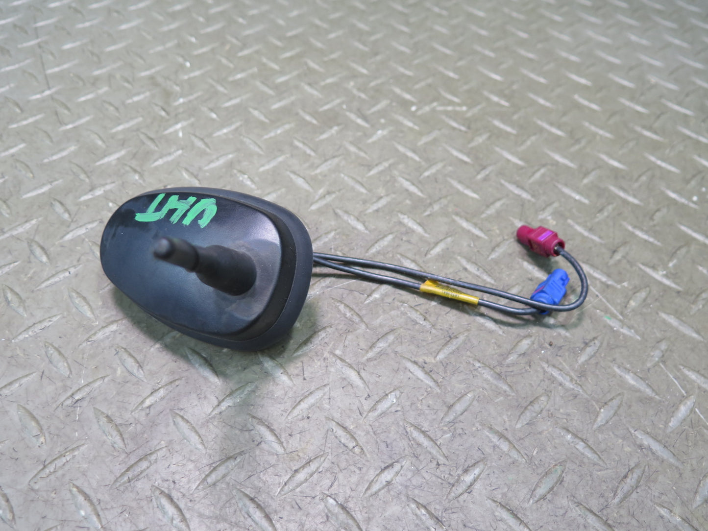 2003-2004 Hummer H2 Roof Exterior GPS Satellite Antenna