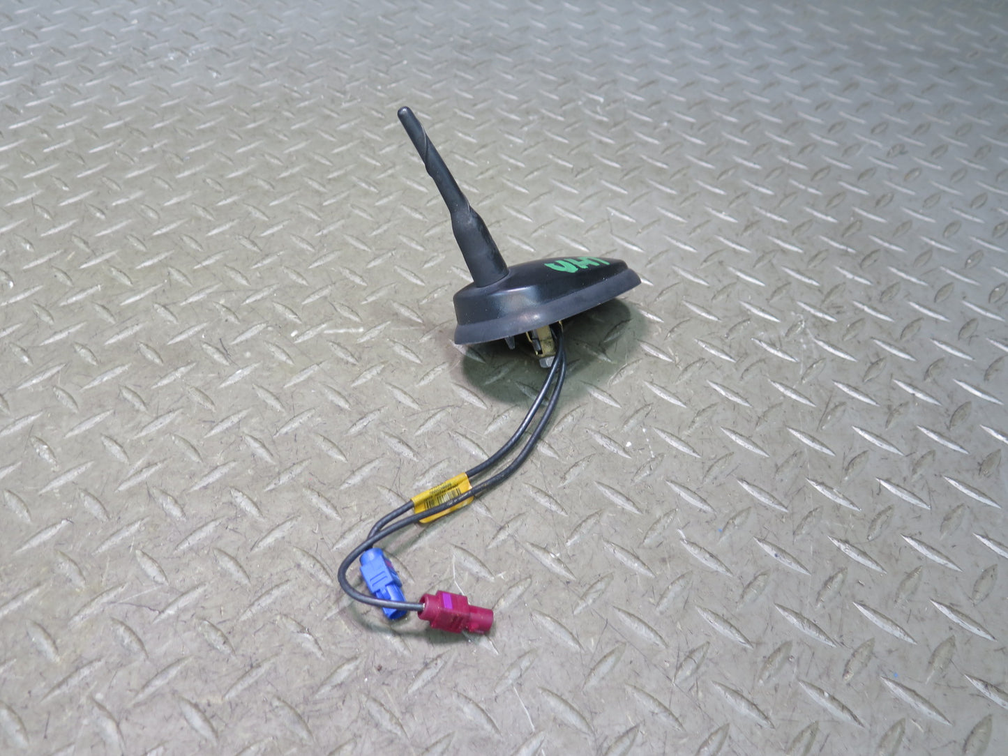 2003-2004 Hummer H2 Roof Exterior GPS Satellite Antenna