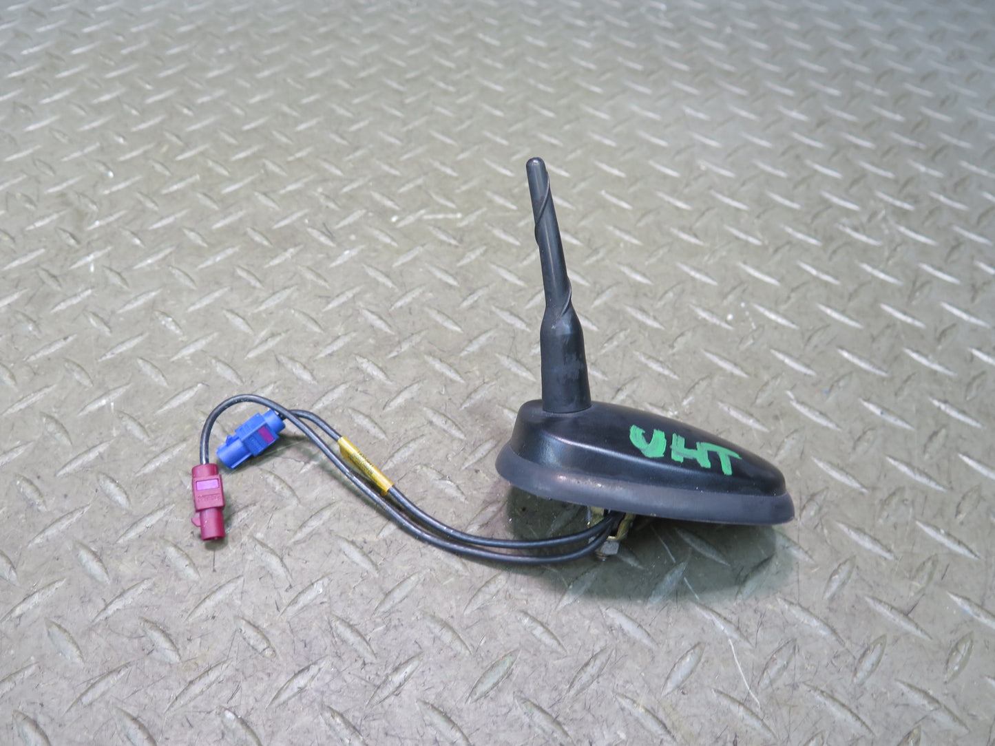 2003-2004 Hummer H2 Roof Exterior GPS Satellite Antenna