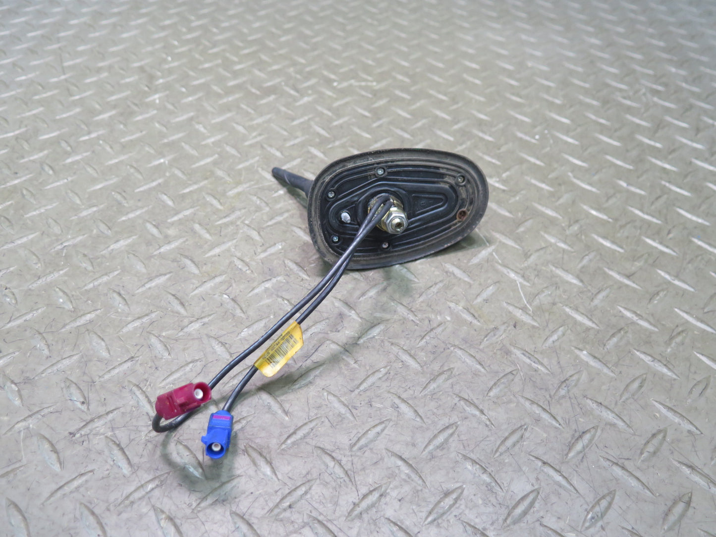 2003-2004 Hummer H2 Roof Exterior GPS Satellite Antenna