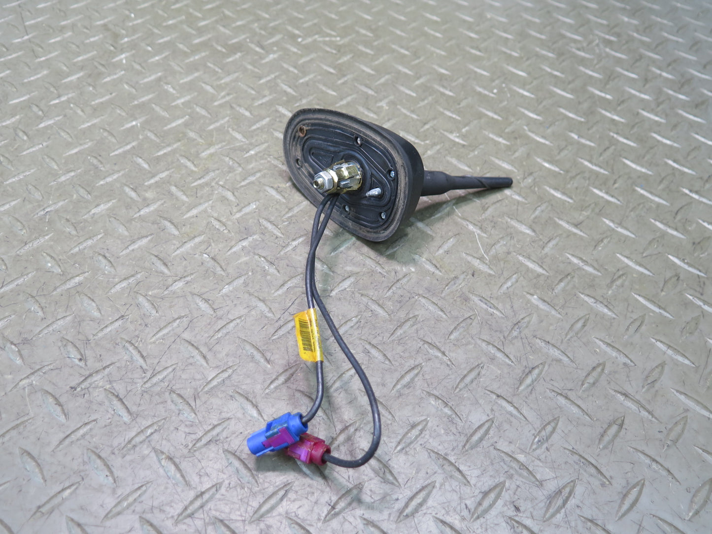 2003-2004 Hummer H2 Roof Exterior GPS Satellite Antenna
