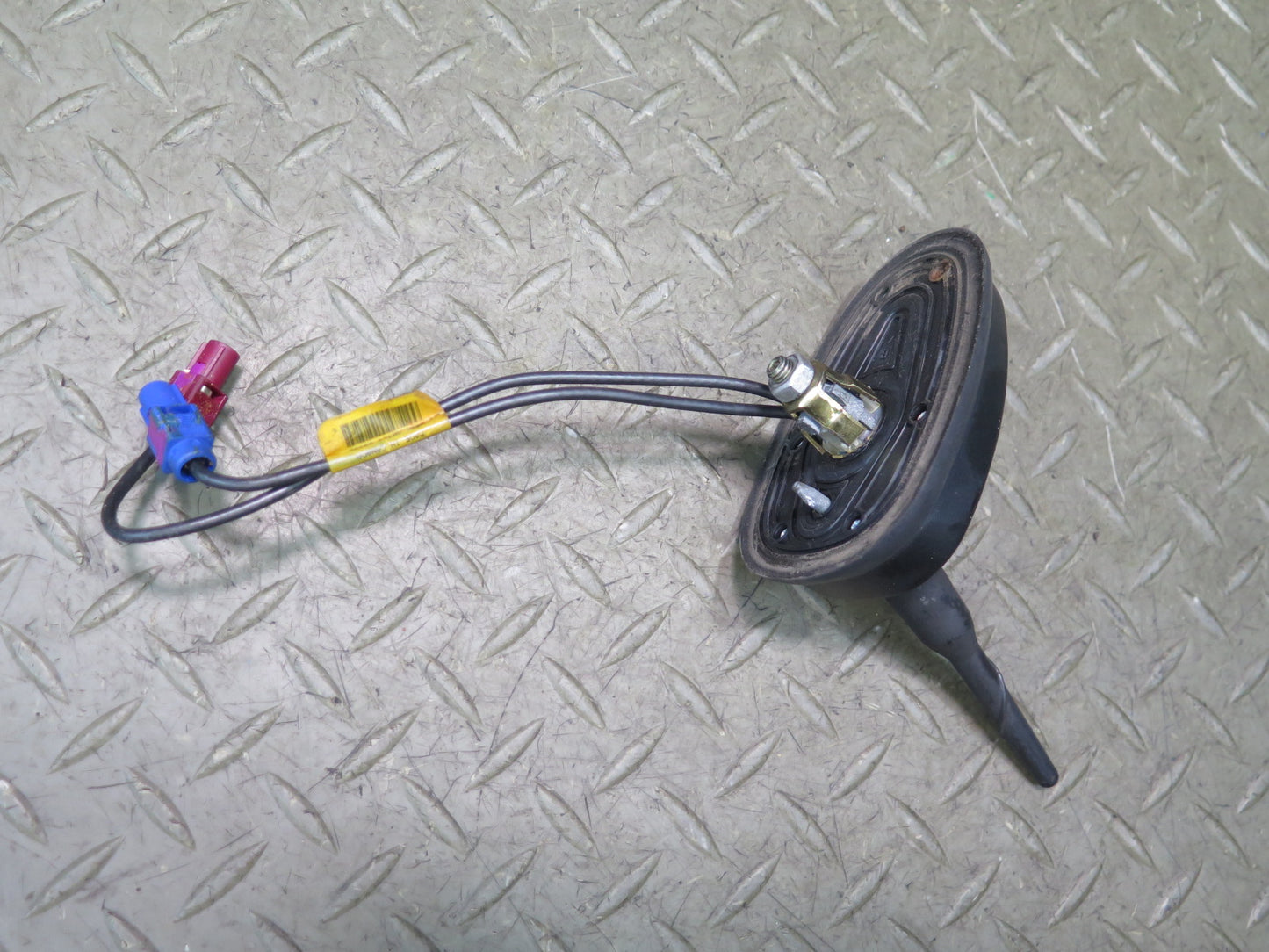 2003-2004 Hummer H2 Roof Exterior GPS Satellite Antenna