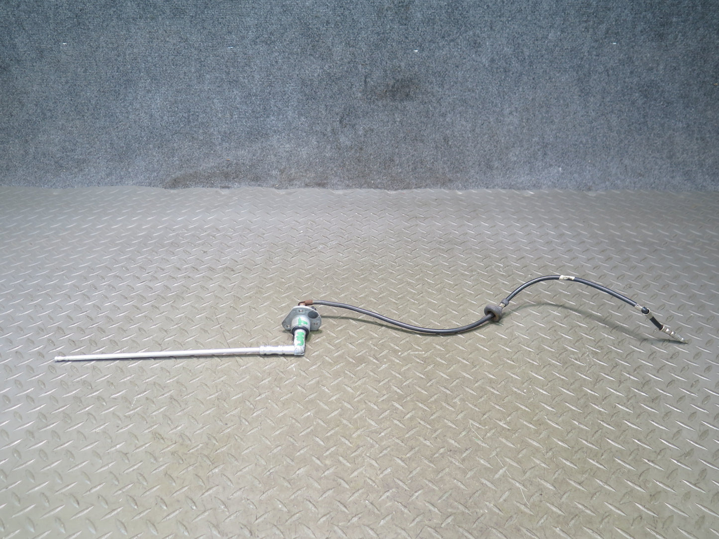 2003-2007 Hummer H2 Radio Antenna Assembly