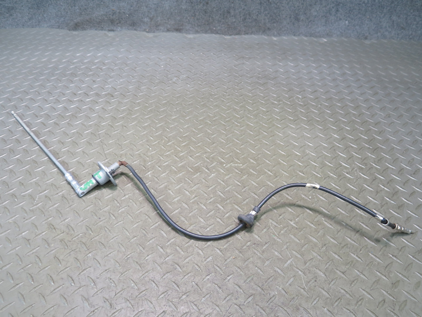 2003-2007 Hummer H2 Radio Antenna Assembly