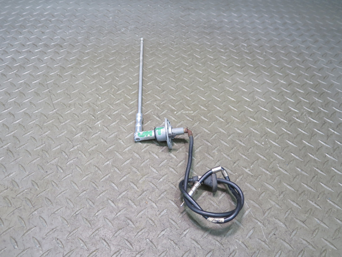 2003-2007 Hummer H2 Radio Antenna Assembly