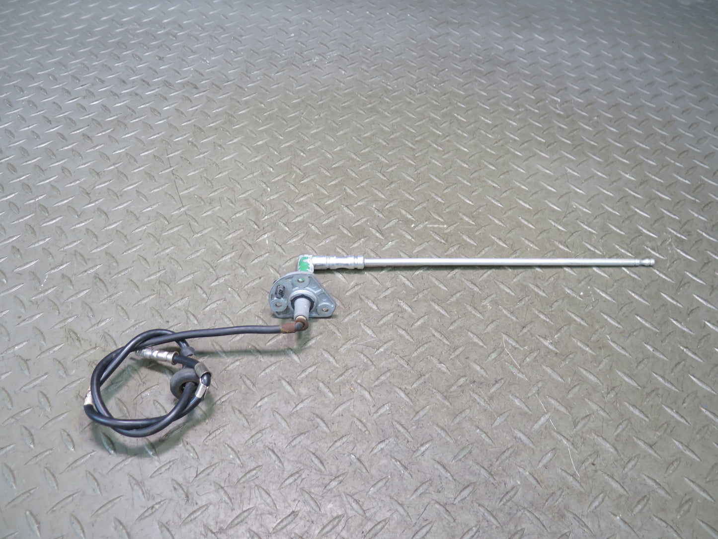 2003-2007 Hummer H2 Radio Antenna Assembly