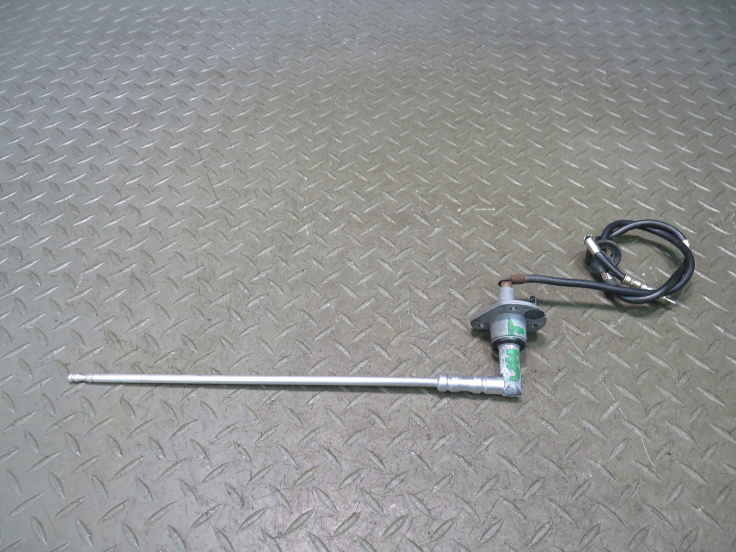 2003-2007 Hummer H2 Radio Antenna Assembly
